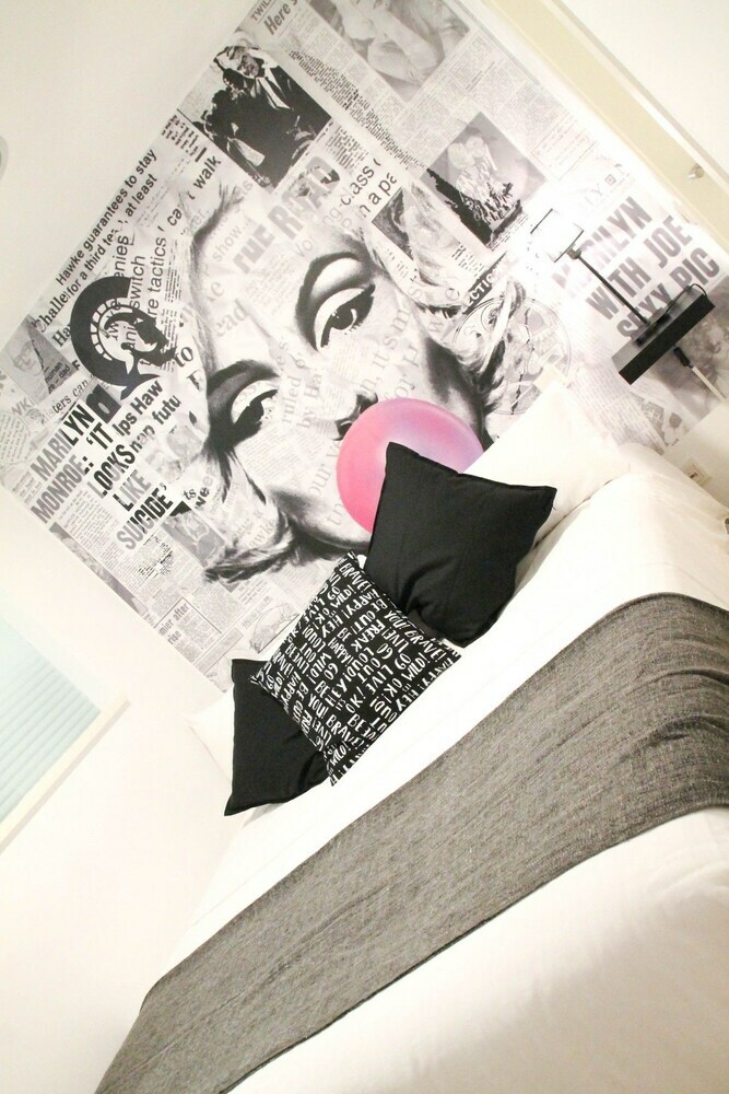 7rooms7 Gran Via Madrid Apartments