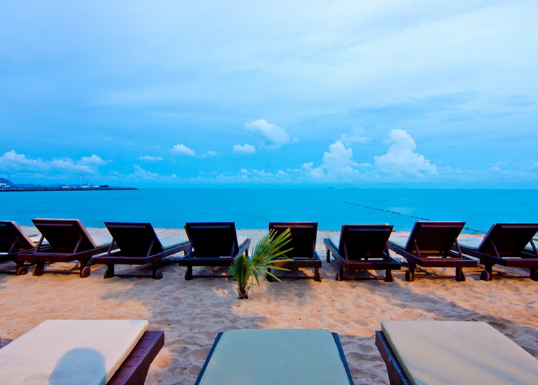 Hotel Ravindra Beach Resort And Spa