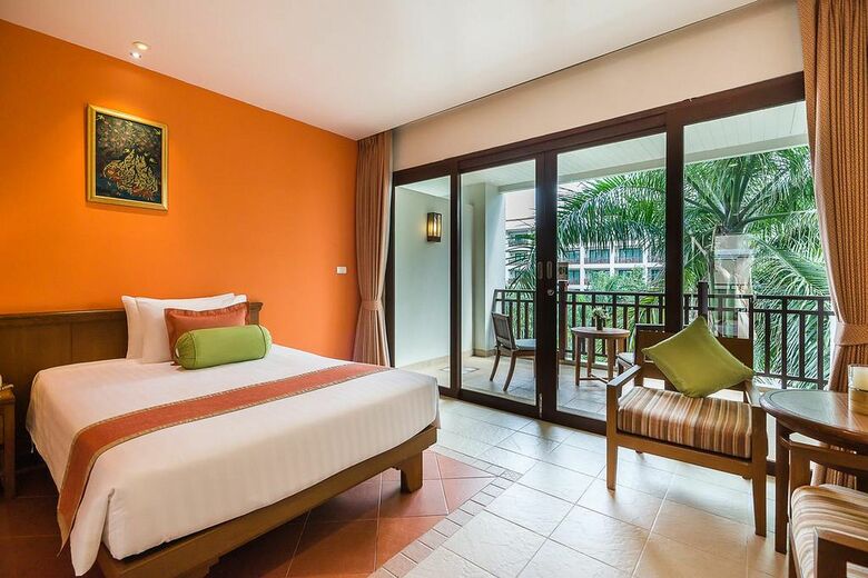 Hotel Ravindra Beach Resort And Spa