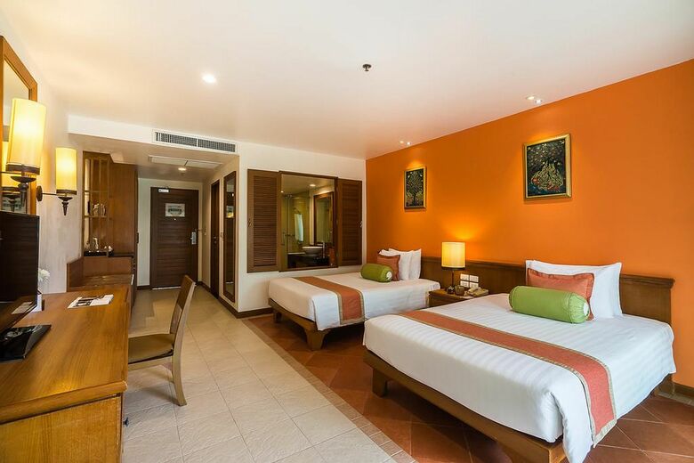 Hotel Ravindra Beach Resort And Spa