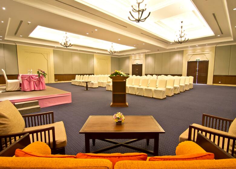 Hotel Ravindra Beach Resort And Spa