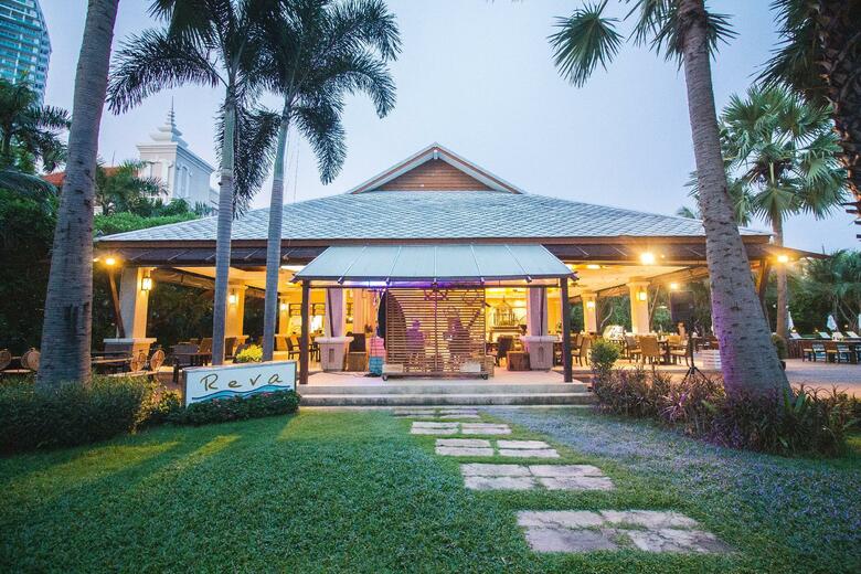 Hotel Ravindra Beach Resort And Spa