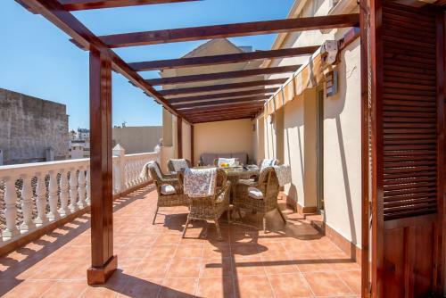 Two-bedroom Apartment With Terrace Pastor