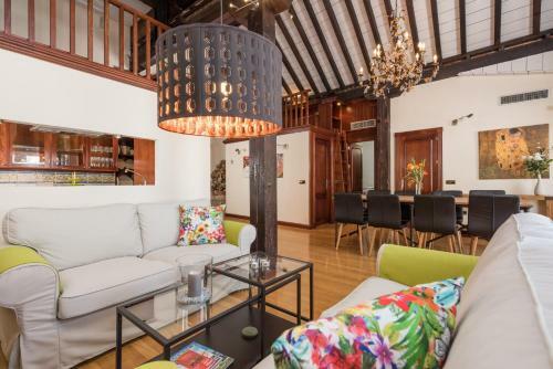 Two-bedroom Apartment With Terrace Pastor