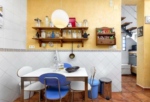 Three-bedroom Apartment With Terrace Lion