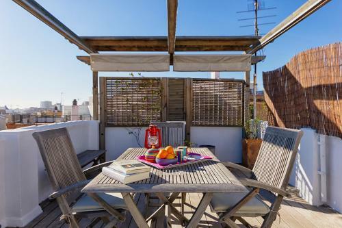 Three-bedroom Apartment With Terrace Lion