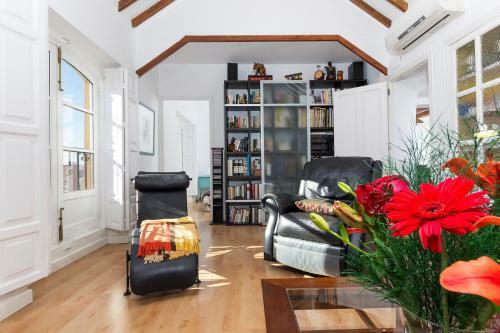 Three-bedroom Apartment With Terrace Lion