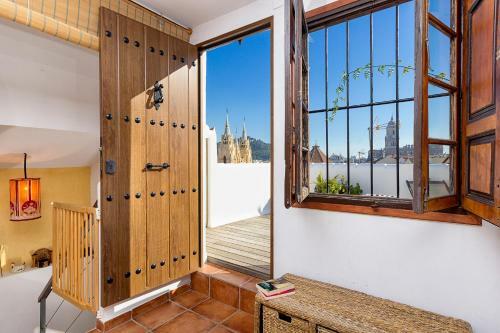 Three-bedroom Apartment With Terrace Lion