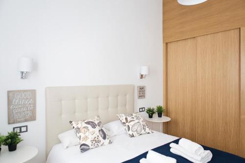 Apartamento Suncity Teatro Cervantes Con Piscina