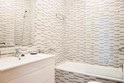 Apartamento Suncity Teatro Cervantes Con Piscina