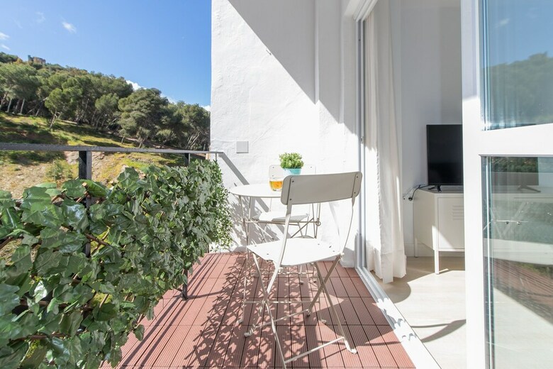 Quiet Apartment Nice Terrace By Town