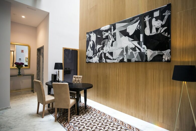 Apartamento Casa De La Merced Suites
