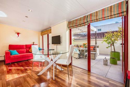 Three-bedroom Apartment With Terrace Emma