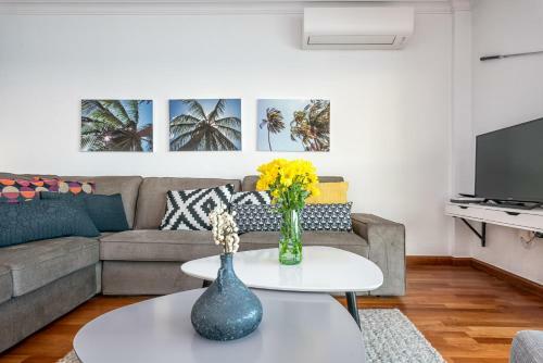 Three-bedroom Apartment With View Charlie