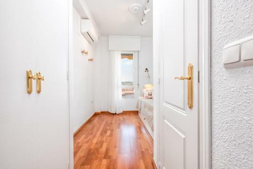 Three-bedroom Apartment With View Charlie