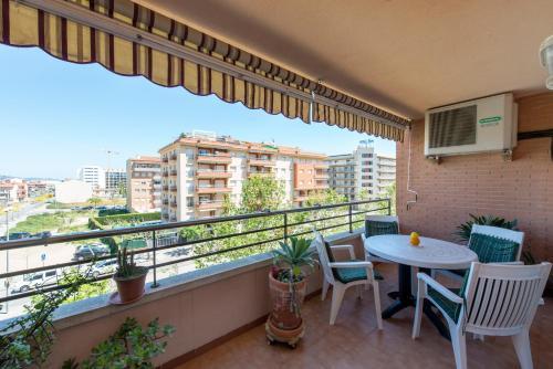 Ref. 190. Apart. Avenida
