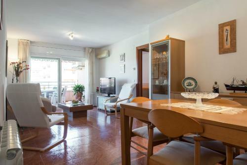 Ref. 190. Apart. Avenida