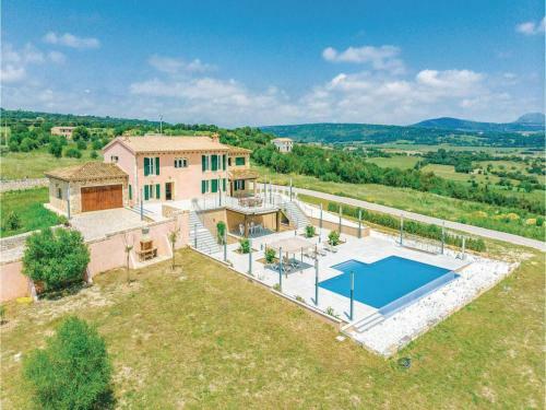 Five-bedroom Holiday Home In Manacor