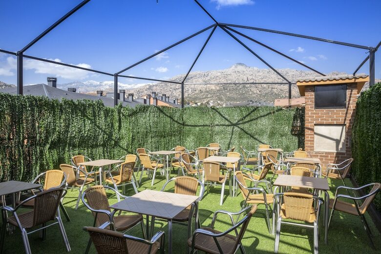 Hostel La Pedriza
