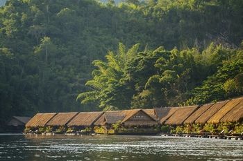 Hotel River Kwai Jungle Raft