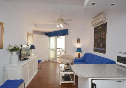 Apartamento Vistas Al Mar, C�ntrico Y Buen Ambiente