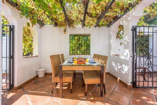 Three-bedroom Private Villa With Pool Hidalgo