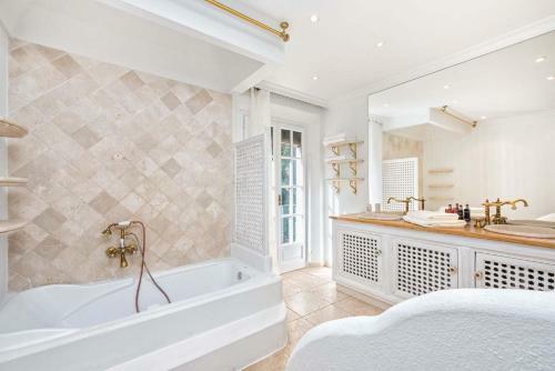 Three-bedroom Private Villa With Pool Hidalgo