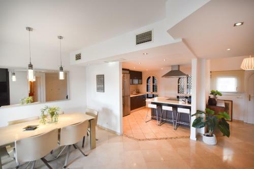 Apartament In Nueva Andalucia Puerto Ban�s