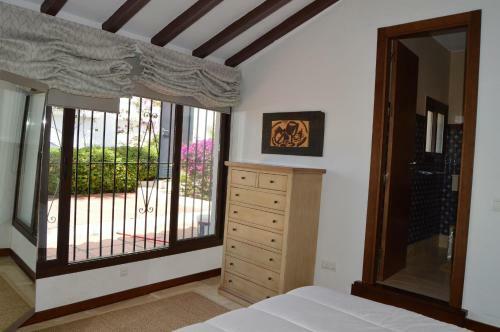 Beachfront Villa Protected Private Pool 4 Bedrooms Marbella