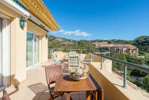Apartamento Rio Real: Lujoso �tico Sobre Campo De Golf