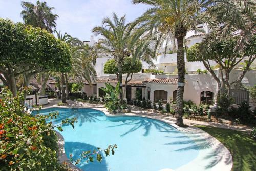 1096 Beachfront 50 Meter 2 Design Apartments 3 Pools