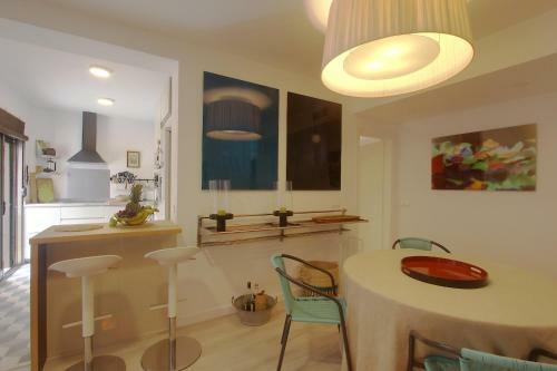 1096 Beachfront 50 Meter 2 Design Apartments 3 Pools