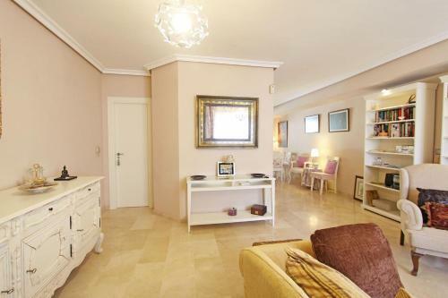 1107 Marbella Beach Front House