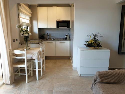 Aparthotel Marbella Skol 101. Beach Front Studio