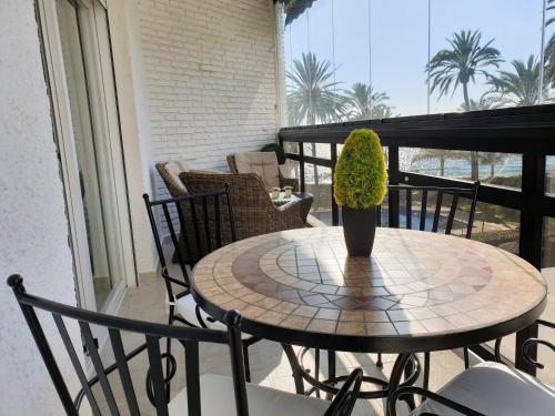 Aparthotel Marbella Skol 101. Beach Front Studio