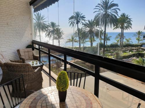 Aparthotel Marbella Skol 101. Beach Front Studio
