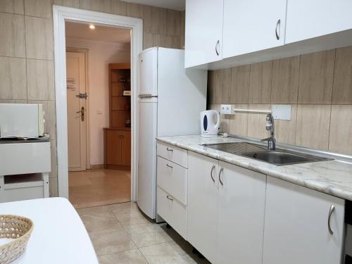 1 Bedroom Apartment Second Line Beach- Parque Marbella Building