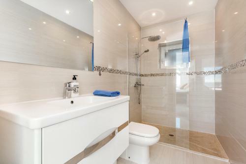 Apartamento 2 Bedroom Frontline Penthouse In Puerto Banus