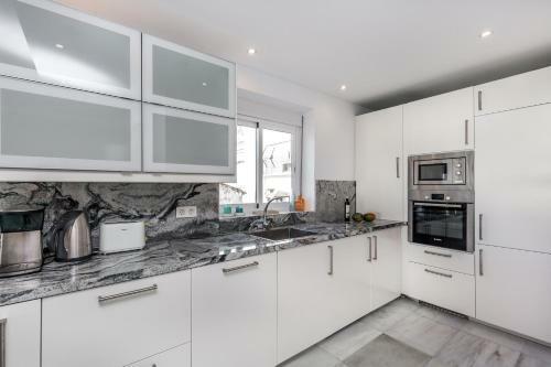Apartamento 2 Bedroom Frontline Penthouse In Puerto Banus