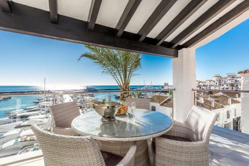 Apartamento 2 Bedroom Frontline Penthouse In Puerto Banus
