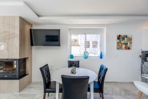 Apartamento 2 Bedroom Frontline Penthouse In Puerto Banus