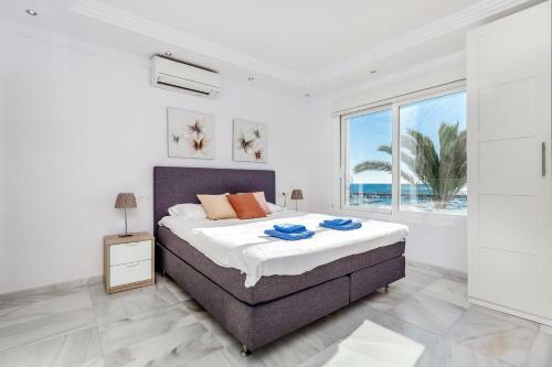 Apartamento 2 Bedroom Frontline Penthouse In Puerto Banus