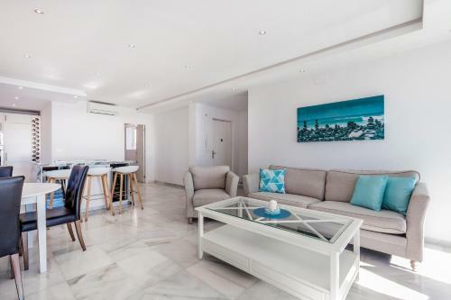 Apartamento 2 Bedroom Frontline Penthouse In Puerto Banus