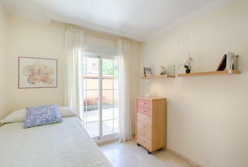 Jardines De Lunamar Beach Apartment
