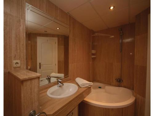 Three-bedroom Apartment In Marbella-elviria