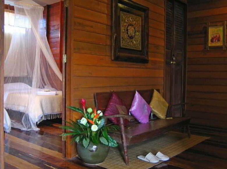 Hotel Tharaburi Resort
