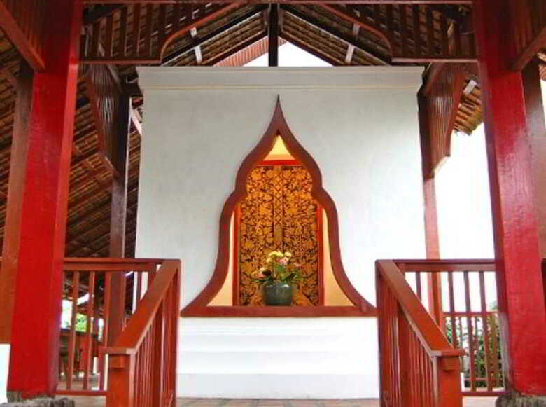 Hotel Tharaburi Resort