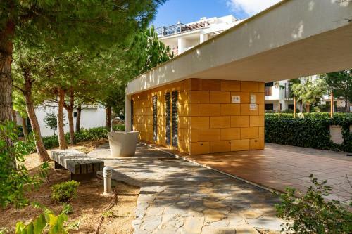 2br Poolfront Family Apartment Wifi And Near Beach