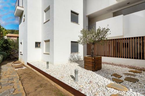 2br Poolfront Family Apartment Wifi And Near Beach