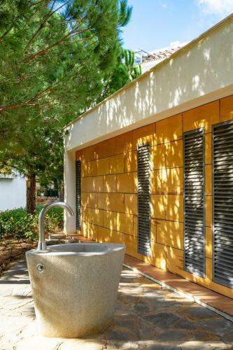 2br Poolfront Family Apartment Wifi And Near Beach